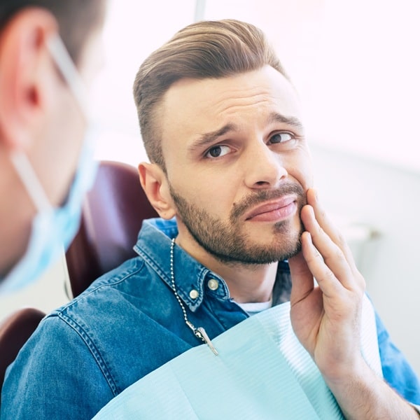 common-dental-emergencies-we-see-regina-lakeview-dental-centre