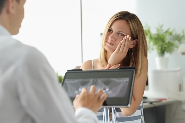 what-to-expect-during-an-emergency-visit-we-see-regina-lakeview-dental-centre